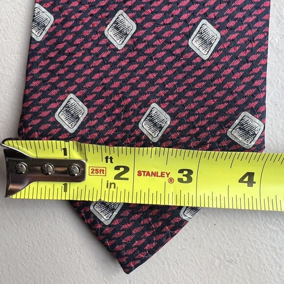Giorgio Armani Cravatte Red & Black 100% Silk Italian Tie w/ Geometric Accents - Picture 10 of 13